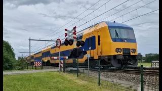 Treinen en spoorwegovergangen Groningen compilatie 1 // Trains and railroad crossings