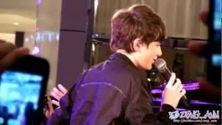 [Fancam] 120504 Greyson Chance - Paparazzi @ CTW