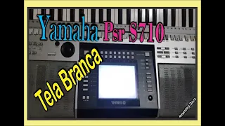 Teclado Yamaha PSR-S710 com o Display Branco