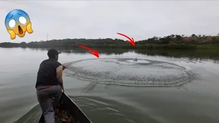 ACERTEI O TÃO SONHADO PEIXE NA TARRAFA ! pescaria de tarrafa por cima da coroa de areia (2 parte )