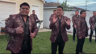 Un Vestido de Besos imparable banda cerritos