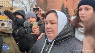 "Не нужны выплаты, верните мужей! "Жены мобилизованных, Красная площадь, Москва