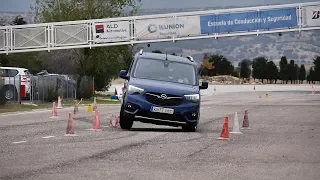 Opel Combo 2018 - Maniobra de esquiva (moose test) y eslalon | km77.com