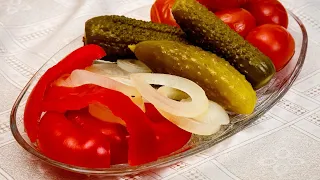 НАЗВАНЫ ПРОДУКТЫ которыми нельзя закусывать алкоголь. Закуски. Маринады. Огурцы. Помидоры. Лук.