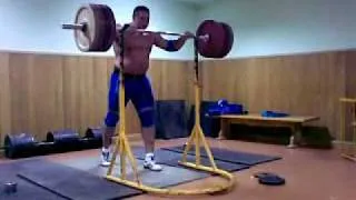 Koklyaev Misha push press 200 kg/ 440 lb *3 times.