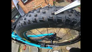 Muc Off tyre sealant vs big thorn.