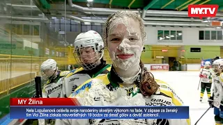 Nela Lopušanová dostala k narodeninám od spoluhráčok šľahačkovou tortou do tváre priamo na ľade