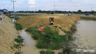 New Action 95% Processing Land Filling Up Project By KOMATSU Bulldozer Pushing Soil With Dump Trucks