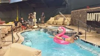 STL@ARI: Dallas Braden catches popup while in pool