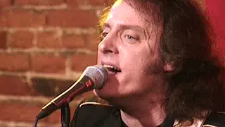 TOMMY JAMES & THE SHONDELLS(LIVE VIDEO)- "CRIMSON AND CLOVER"