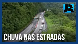 Fortes chuvas pelo Brasil causam estragos e interditam rodovias