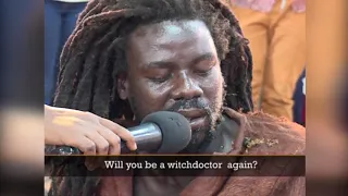 NEVER SEEN BEFORE!!! Famous witchdoctor fights Prophet Kakande.