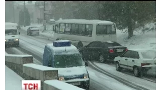 Майже дві доби рятувальники розчищали дороги на Черкащині