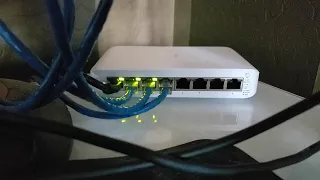 Unboxing: Ubiquiti 8-port Gigabit PoE Switch