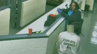 Jail video shows nurse attempting to sneak drugs into facility, deputies say