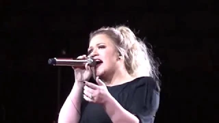 Kelly Clarkson - Heat (Live in Dallas, TX at American Airlines Center February 28, 2019)