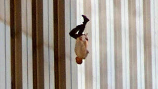 Люди падают из башен ВТЦ (11 сентября 2001 года)