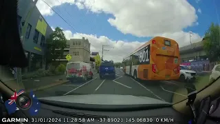 Aussiecams - Very impatient BUS driver - Victoria