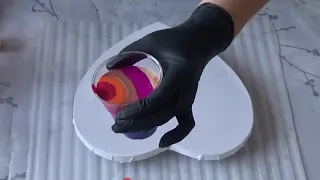 29 Acrylic pouring    Herz