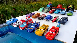 Disney Pixar Cars : Lightning Mcqueen, Jackson, Cruz, Sally, Finn, Hudson, Mater, Francesco, King