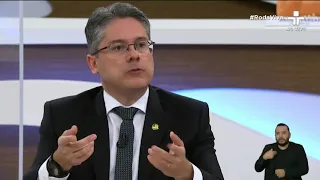 "Braga Netto e Ramos são nada mais que o centrão de farda", afirma Alessandro Vieira