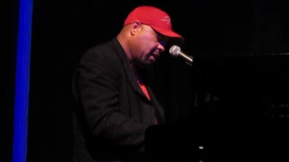 Frank McComb sings Donny Hathaway - with a standing ovation!