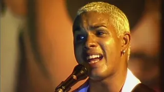 Os Travessos - Tô Te Filmando (Sorria) (DVD Os Travessos - ao vivo)