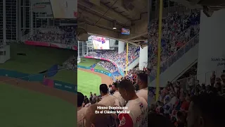 Himno Dominicano en el Clásico Mundial!