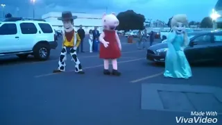 woody peppa y elsa bailando con la resaka de supermerka2, y ya nomás es eso