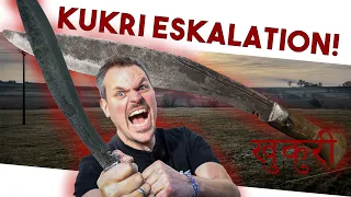 Messer restaurieren und zerstören. Kukri hart rangenommen