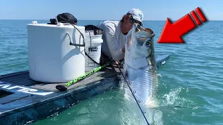 EXTREME FISHING from Paddleboard! - GIANT TARPON