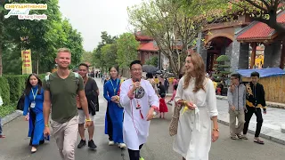 Sparkling moments at Ba Vang Pagoda’s Chrysanthemum Festival 2020