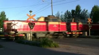 Finnish Freight train T2860 Lahti to Loviisa passes Kasaajankatu level crossing ratakm 132+680