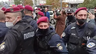 Сутички з поліцією під судом у справі проти Андрія Антоненка