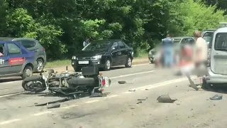 Очевидцы: В ДТП на Новомосковском шоссе погиб мотоциклист