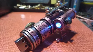 Steampunk. USB флешка(32 гига) выдвижная с фонариком. Своими руками .