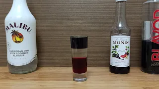 Коктейль Шот Дракула (How to make Сocktails Shot Dracula) с Водкой, Кокосовым ликером и Гренадином