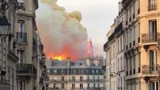 СРОЧНО! Шпиль Собора Парижской Богоматери обрушился / Нотр-дам в огне / Notre-Dame de Paris