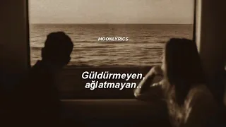 Cihan Mürtezaoğlu - Bir Beyaz Orkide (Lyrics)
