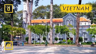 Walking in Vietnam. Ho Chi Minh City walk in District 5. Binaural Audio. [4K walking tour]