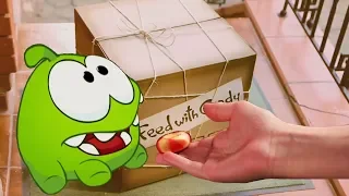 As Histórias do Om Nom | Entrega extraña 🤔 😍 | Dibujos Animados para Niños | CaricaToonz