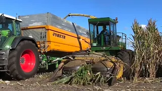 Mais oogst met John Deere 5460 en Terberg FM1950 op de kuil Ford A-72 in Zuidlaren.