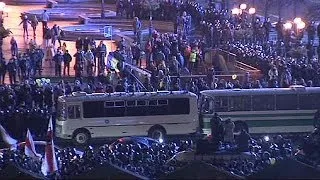 Ukraine: tension in Kyiv as pro and anti government protesters hold rallies