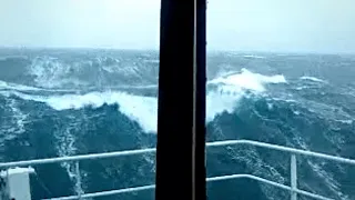 100 feet Monster Waves in the North Sea! Rough Sea!