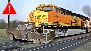 BNSF Train crash a truck! 😲😱