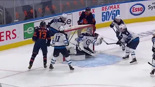 GOALTENDERS - Outstanding rebound control from Hellebuyck and Smith