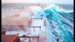 Giant Bulk Carrier Ship Passed on Massive Waves In Heavy Storm