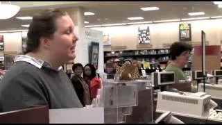 Paul Sheldon Fan Flips Out at Barnes and Noble!