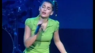 Nelly Furtado - Turn Off The Light (Live In London 2001)