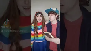 Mabel and Dipper Cosplay - Gravity Falls